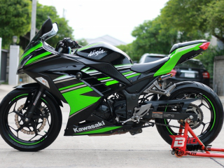  Kawasaki Ninja 300