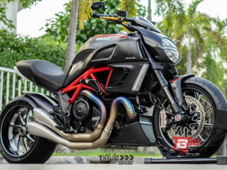  Ducati Diavel Carbon Y16