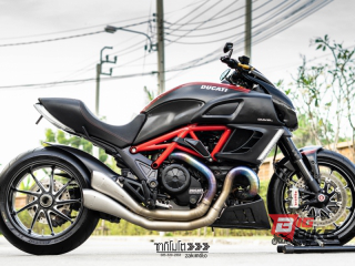  Ducati Diavel Carbon Y16