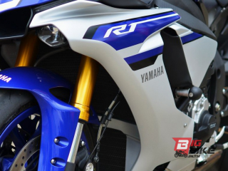  Yamaha YZF-R1