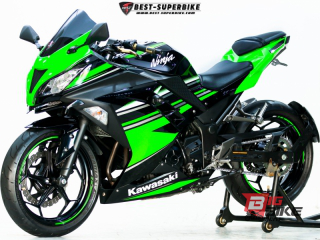  Kawasaki Ninja 300