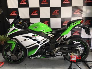  Kawasaki Ninja 300