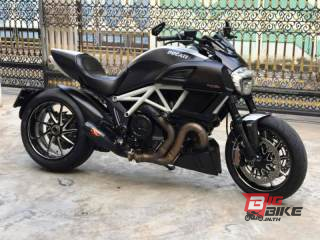  Ducati Diavel Carbon Y16